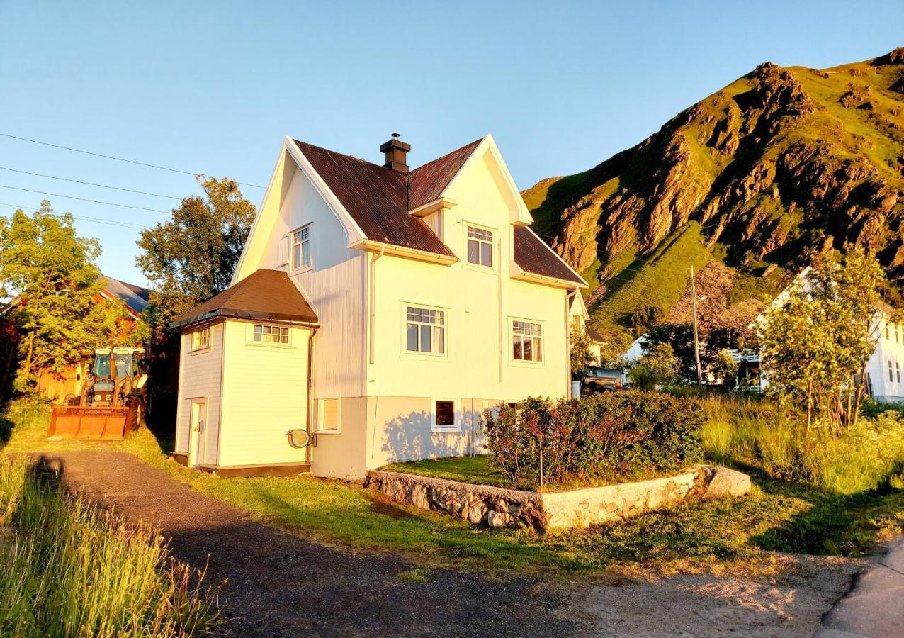 Vila Solrik Beliggenhet I Lofotens Storste Fiskevaer Ballstad Exteriér fotografie