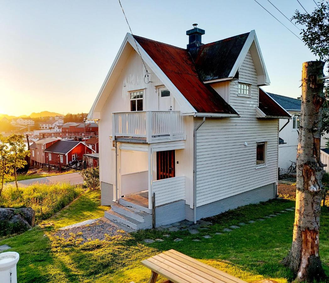 Vila Solrik Beliggenhet I Lofotens Storste Fiskevaer Ballstad Exteriér fotografie
